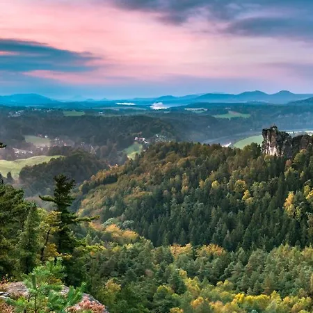 Koenigstein Hostel كونيجشتاين آن دير إلب